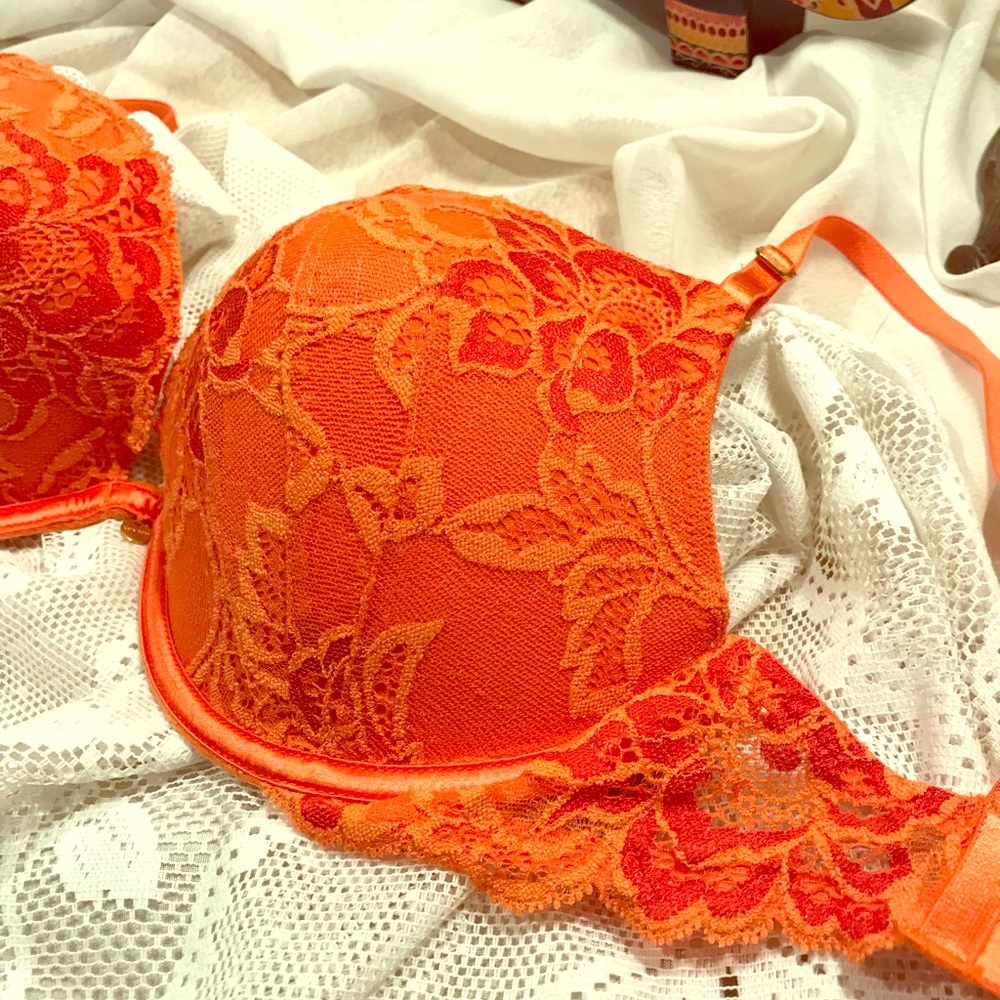 Victoria’s Secret Very Sexy bra- orange-36D